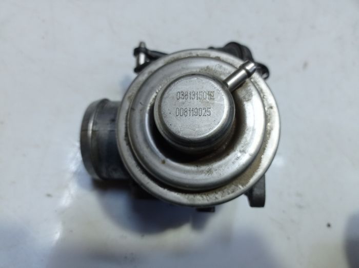 Клапан EGR рециркуляции газов 1.4 диз VW Volkswagen Lupo, 038129637