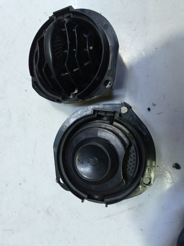 Дефлектор пічки лівий Ford Ka, Форд Ка, 97KW-A014L21-DE, 98KWA014L21DA