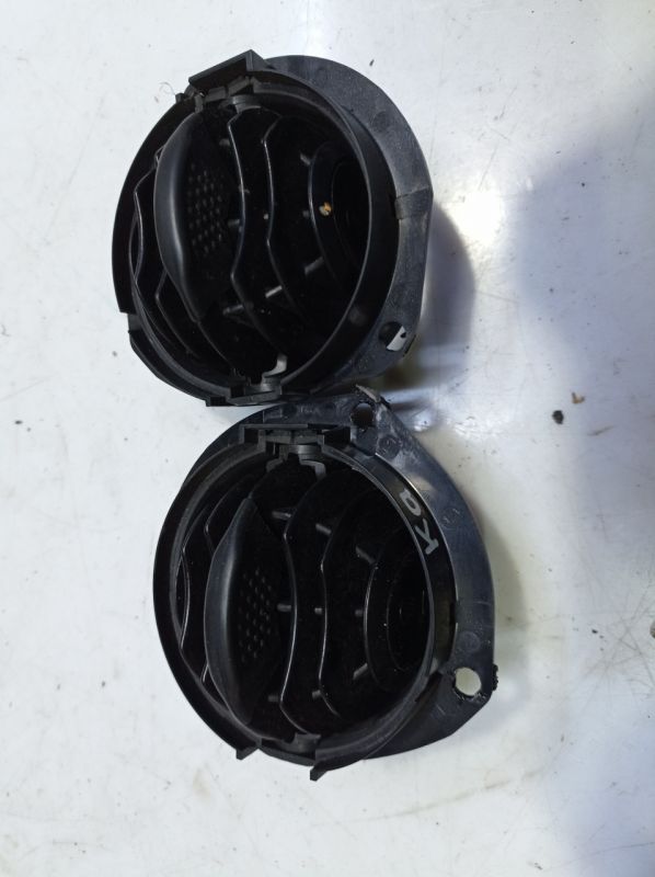 Дефлектор печки левый Ford Ka, Форд Ка, 97KW-A014L21-DE, 98KWA014L21DA