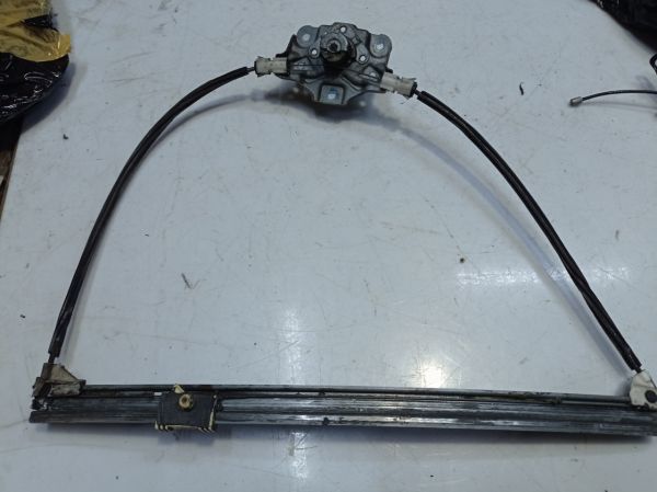 Стеклоподъёмник передний левый (механ. 3 двери) Renault Clio 2, Рено Клио 2, 113023