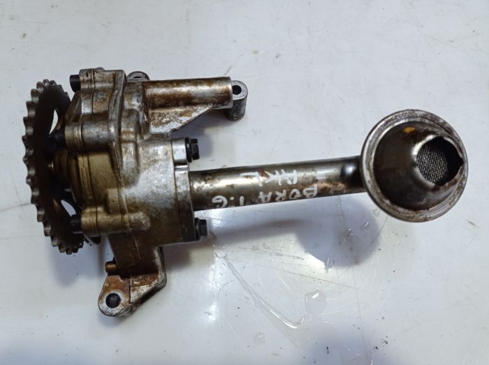 Насос масляний Volkswagen Bora, 1.6 AKL, Фольксваген Бора, 06A115105