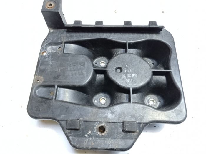 Подставка под аккумулятор Volkswagen Bora, Фольксваген Бора, 1J0804373E