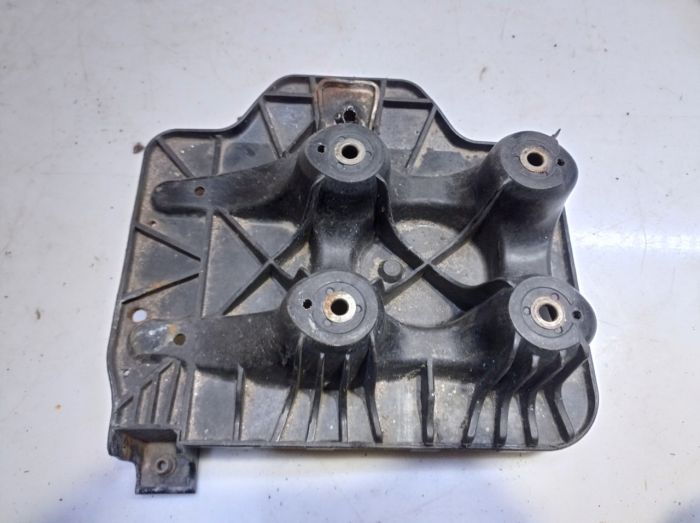 Подставка под аккумулятор Volkswagen Bora, Фольксваген Бора, 1J0804373E