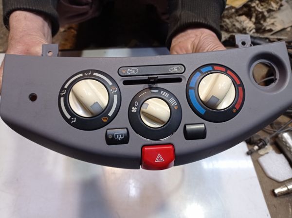 Блок управления печкой Nissan Micra K12, Нисан Микра К12, 27520-AX721