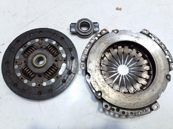 Комплект сцепления (корзина, диск, подшипник) Volkswagen Lupo 3L, 3082600502, 320030110