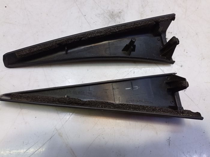 Уголок двери задней правый, левый Honda Accord 7, 72980-sed-0000