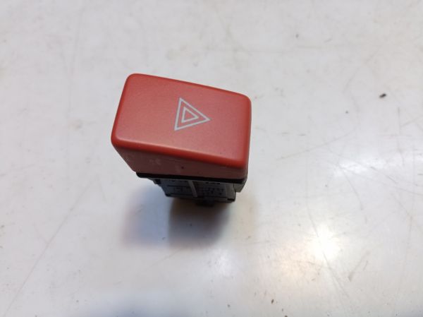 Кнопка аварийной сигнализации Honda Accord 7