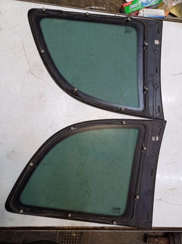Стекло боковое кузовное правое, левое Opel Zafira А, Опель Зафира А, 90579312, 90579310