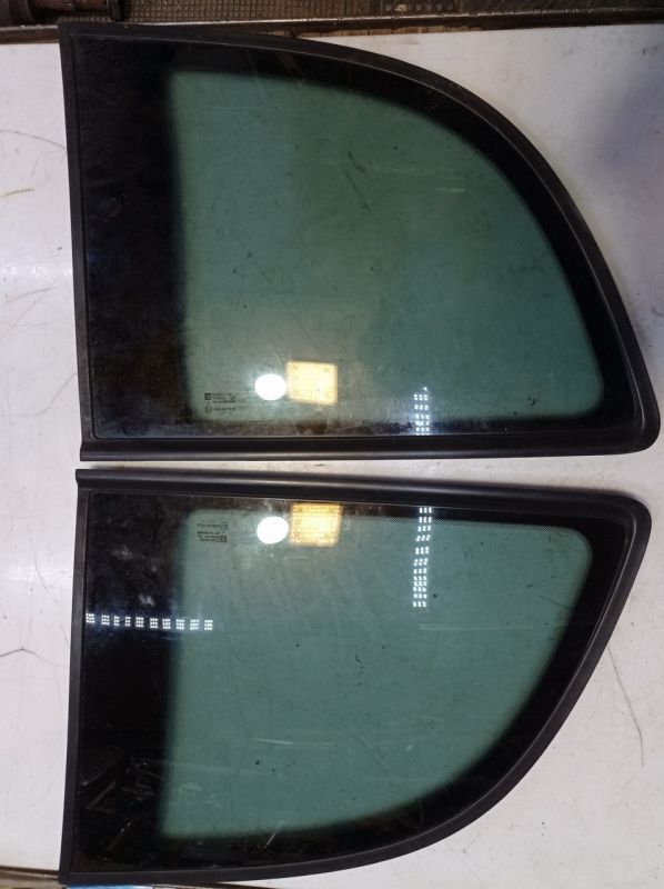 Стекло боковое кузовное правое, левое Opel Zafira А, Опель Зафира А, 90579312, 90579310