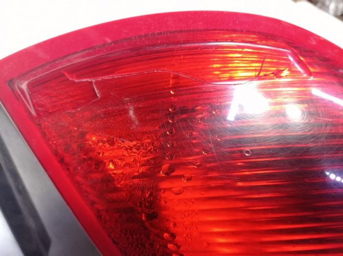 Фонарь задний правый наружный Mitsubishi Colt 6 (Z30) 3d (треснуто стекло), Митсубиси Кольт, MR957366