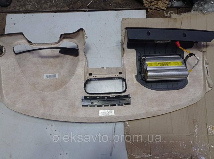 Накладка торпеды верхняя с Airbag Mitsubishi Colt 6 (Z30), Митсубиси Кольт, MR951727