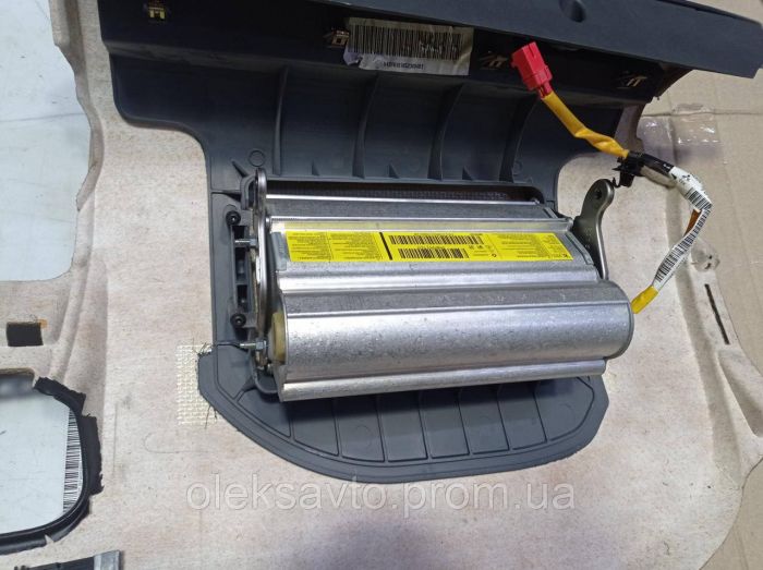 Накладка торпеды верхняя с Airbag Mitsubishi Colt 6 (Z30), Митсубиси Кольт, MR951727