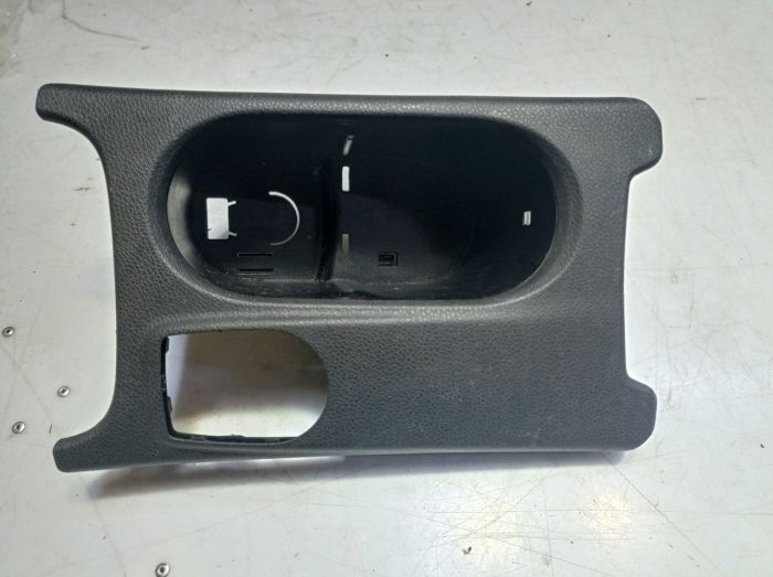 Підстаканник Mercedes-Benz CLA 250, E0517610028