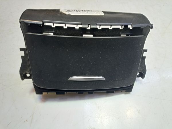 Пепельница бардачок Mercedes-Benz CLA 250, Мерседес, a1766801250