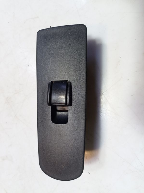 Кнопка стеклоподъемника с накладкой Mitsubishi Colt 6 (Z30), Митсубиси Кольт, 8608A077