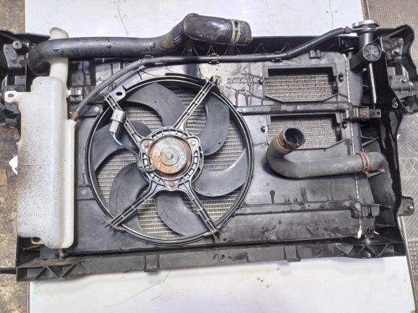 Диффузор радиатора охлаждения с мотором 1.1 бензин Mitsubishi Colt 6 (Z30), Митсубиси Кольт, 1350A072