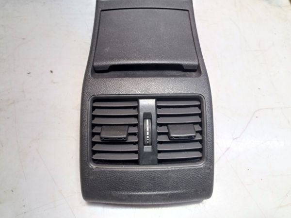 Накладка центральной консоли задняя Mercedes-Benz CLA 250, Мерседес, A1766801050
