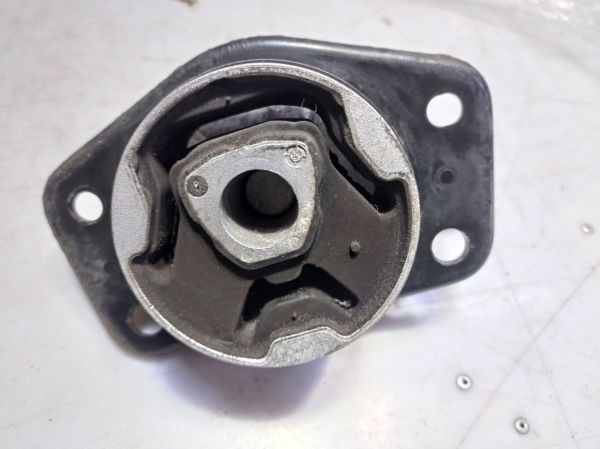 Подушка двигателя левая Mitsubishi Colt 6 (Z30), 1.1 бензин,, Митсубиси Кольт, MR961613, MR961611