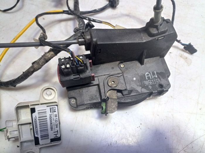 Датчик удара передний правый Opel Zafira A, 09133264