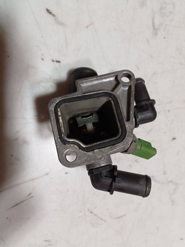 Корпус термостата Opel Corsa C, 1.3 CDTI, 2003 - 2009 г.в., Опель Корса С, 55202373
