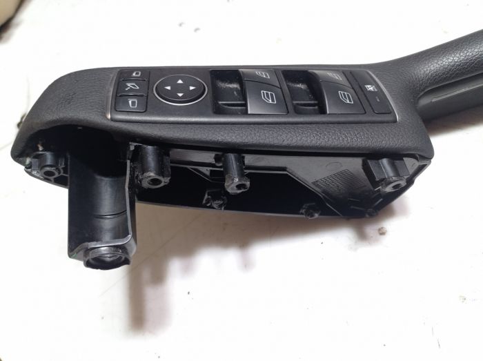 Подлокотник передней левой двери, кожа, Mercedes-Benz CLA 250, Мерседес, A1669054400
