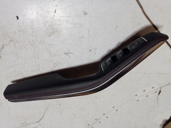 Подлокотник передней левой двери, кожа, Mercedes-Benz CLA 250, Мерседес, A1669054400