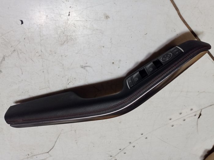 Подлокотник передней левой двери, кожа, Mercedes-Benz CLA 250, Мерседес, A1669054400