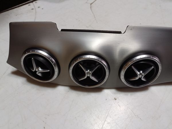Декоративная накладка торпеды Mercedes-Benz CLA 250, Мерседес, A1176800571