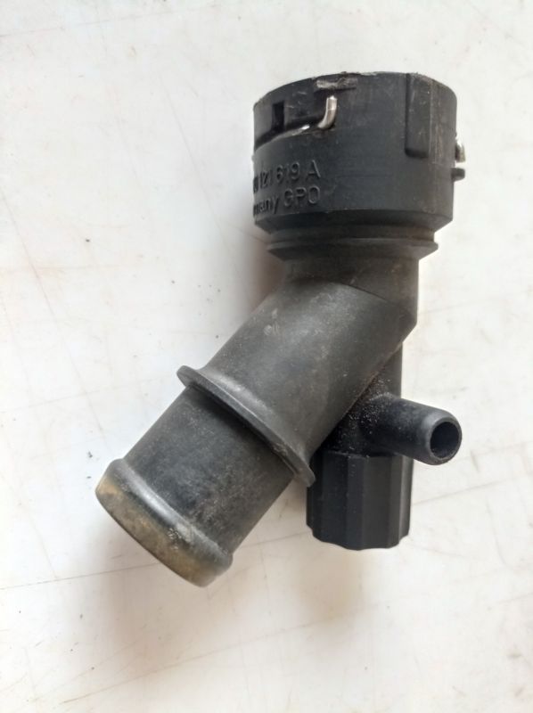 Фланец системы охлаждения VW, Audi, Seat, Skoda, 1J0121619A