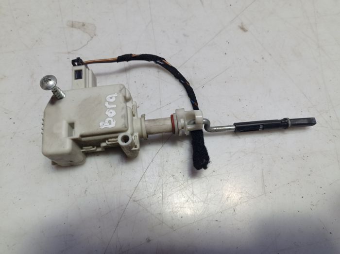 Замок открытия лючка бензобака Volkswagen Bora, Фольксваген Бора, 1J0810773