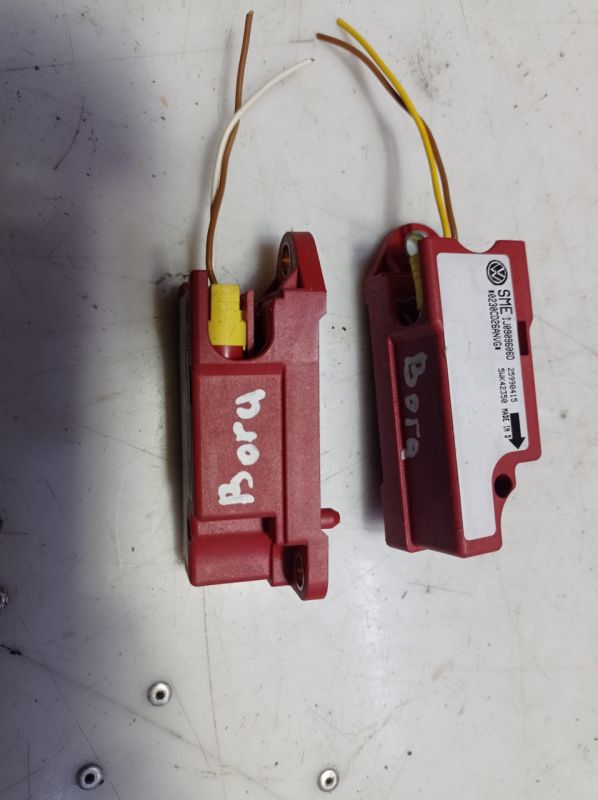 Датчик удара Volkswagen Bora, Фольксваген Бора, 1J0909606D