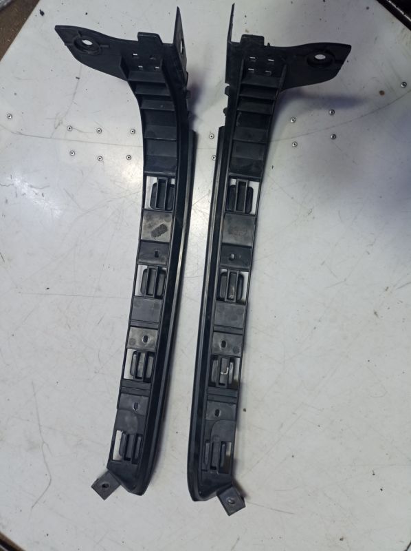 Кронштейн заднего бампера левый Volkswagen Bora универсал, Фольксваген Бора, 1j9807393