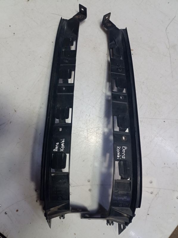 Кронштейн заднего бампера левый Volkswagen Bora универсал, Фольксваген Бора, 1j9807393