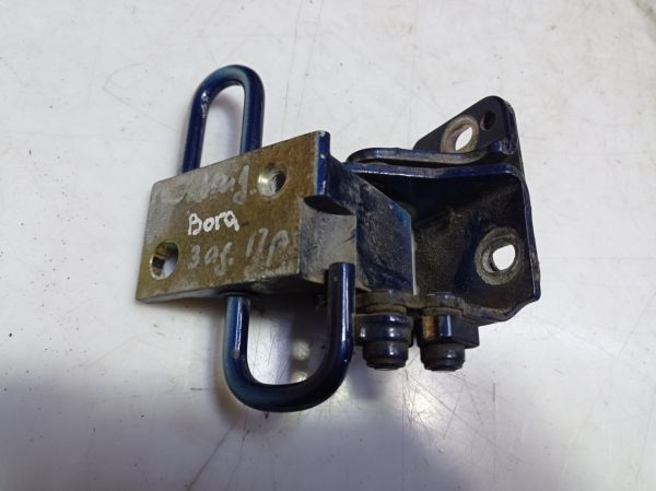 Петля задней правой двери нижняя Volkswagen Bora, Фольксваген Бора, 1J4833412C