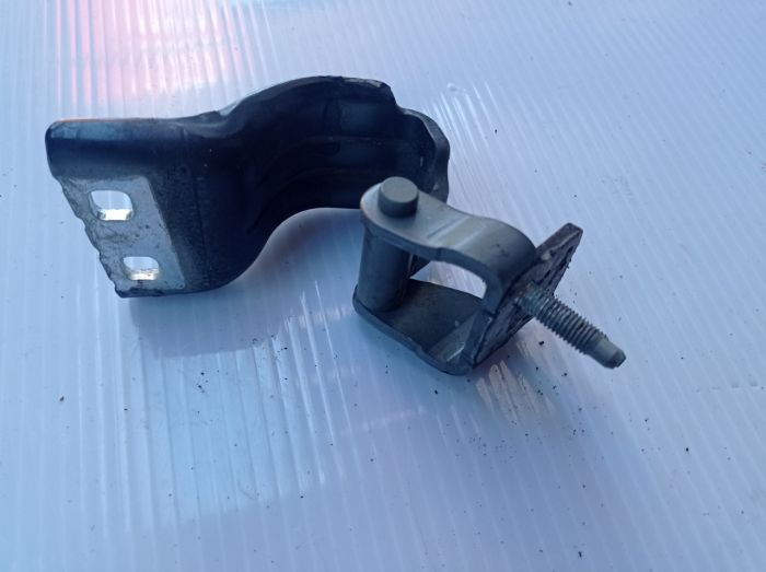 Петля крышки багажника правая VW Passat B6, Фольксваген Пассат Универсал, 3C9827302D