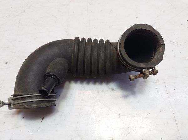 Патрубок воздушный Toyota Yaris, 1.3, 1999 - 2005 г.в., Тайота Ярис, 17881-21010 A2