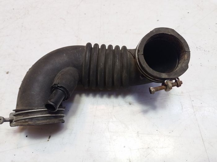 Патрубок воздушный Toyota Yaris, 1.3, 1999 - 2005 г.в., Тайота Ярис, 17881-21010 A2