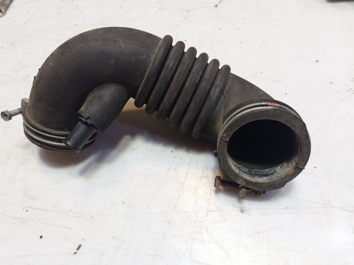 Патрубок воздушный Toyota Yaris, 1.3, 1999 - 2005 г.в., Тайота Ярис, 17881-21010 A2