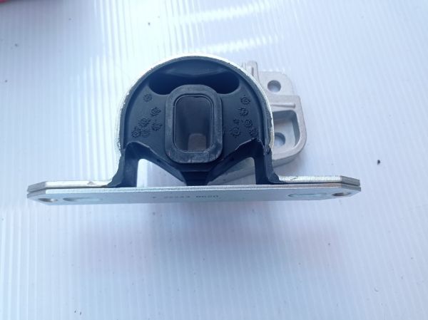 Подушка двигателя левая Ford Ka, 1996 - 2008 г.в., Форд Ка, 97KB6B032AG