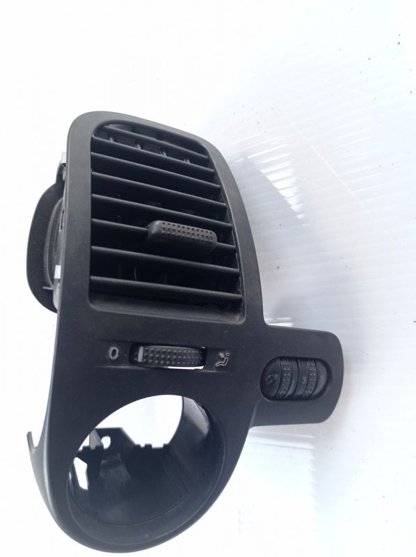Дефлектор печки левый VW Volkswagen Lupo 3l 1.2 tdi, Фольксваген Лупо, 6x1819703A