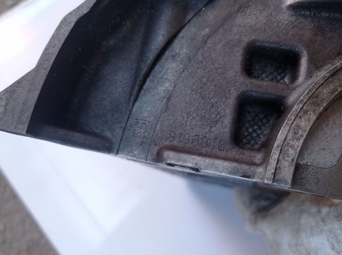 Крепление коленвала, бугельная плита Opel Corsa D, 1.3 CDTI, 73500430