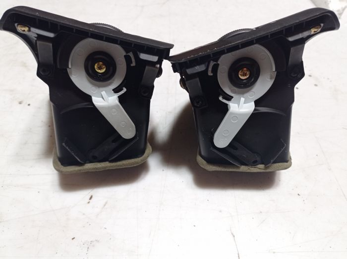 Дефлектор решётка обдува печки левая Honda Accord 7, Хонда Аккорд, E6165131500