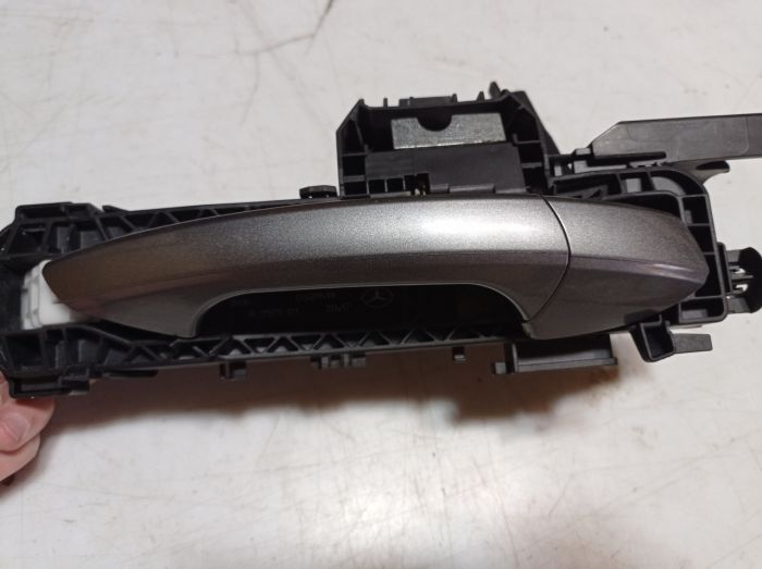 Ручка наружная передней правой двери Mercedes-Benz W117 CLA 250, Мерседес, A2047601634