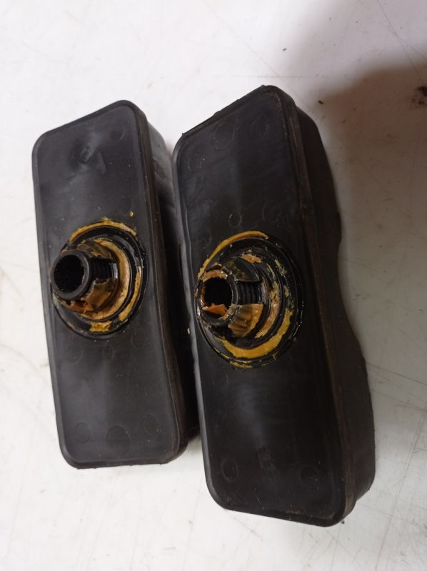 Подушка піддомкратна Mercedes-Benz W117 CLA 250 Мерседес, A0029989150