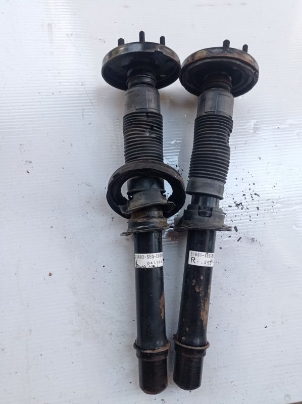 Передний амортизатор правый левый Honda Accord 7, 2.2 CTDi, Хонда Аккорд 51602-seg-E030-M1 51601-seg-E030-M1