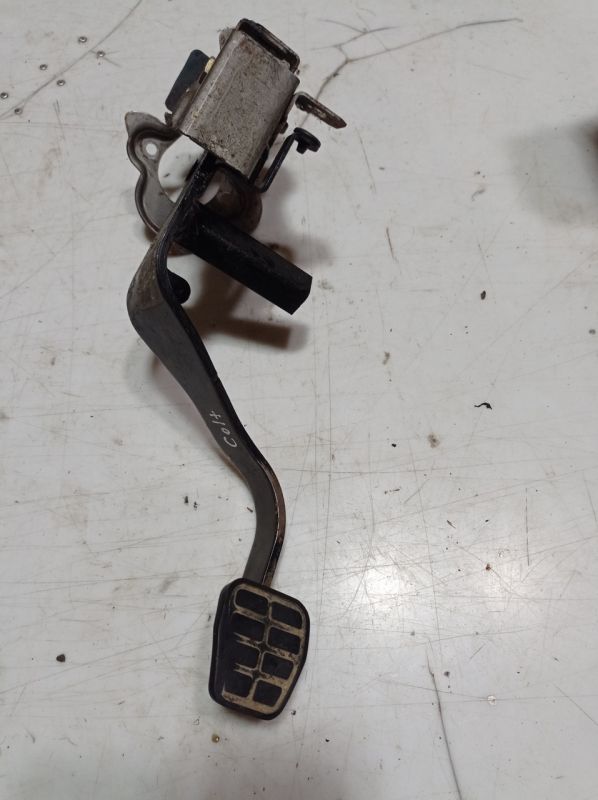 Педаль сцепления Mitsubishi Colt 6, 1.1 бензин, Митсубиси Кольт 6, MR955198, A45428006018
