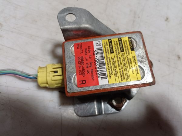Датчик удара Airbag правый Toyota Avensis Т22, 1998 - 2003 г.в., Тайота Авенсис, 8986005020