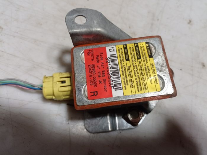 Датчик удара Airbag правый Toyota Avensis Т22, 1998 - 2003 г.в., Тайота Авенсис, 8986005020