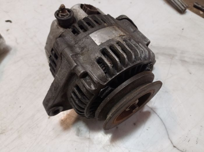 Генератор Toyota Avensis Т22 1998-2003 2.0 дизель Тайота Авенсис, 2706027030