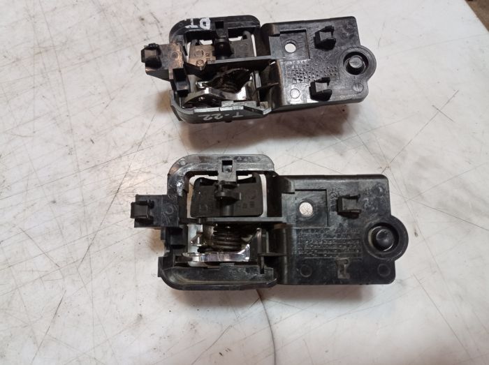 Ручка открытия двери внутренняя правая Toyota Avensis Т22, 1998 - 2003 г.в., 2.0 D-4D, Тайота Авенсис